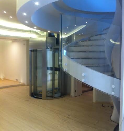 parapetti curvi in vetro per scale