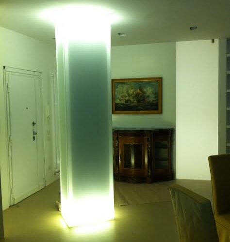 rivestimenti curvi in vetro luminosi
