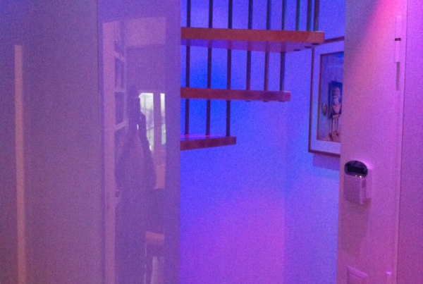 curved glass for staircase closure